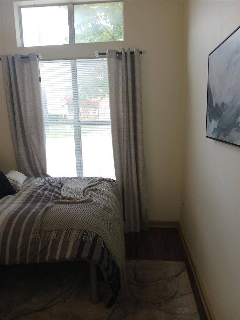 Relet for the Lorimer Apartments