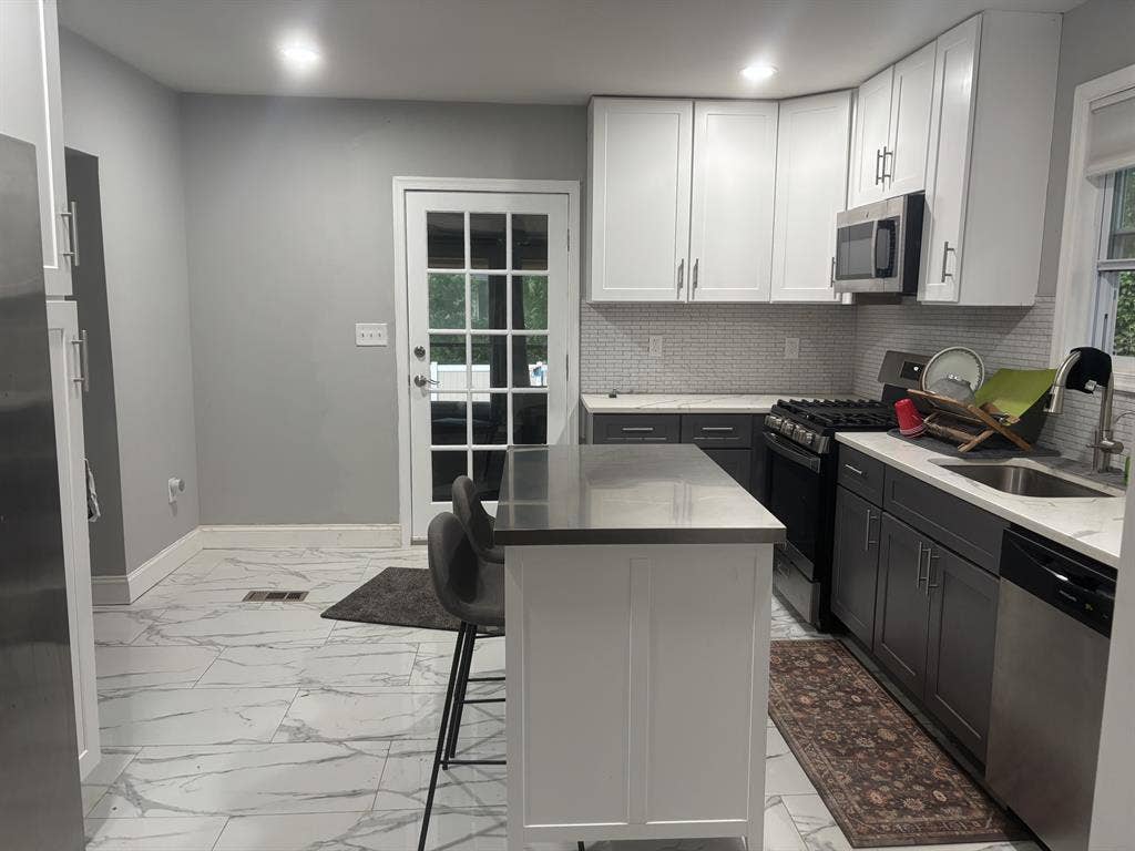 $750 Room for Rent in NE Baltimore