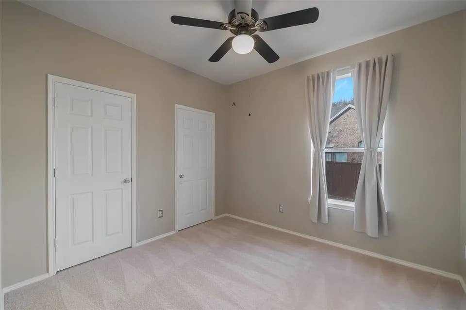 2 bedrooms to rent females only