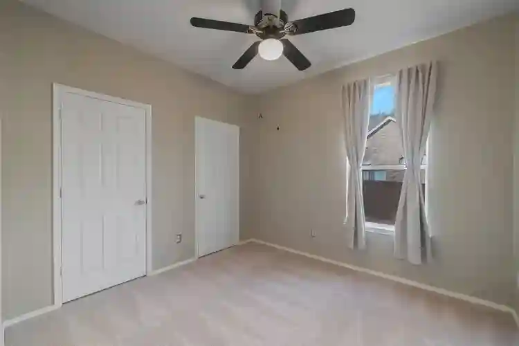 2 bedrooms to rent females only