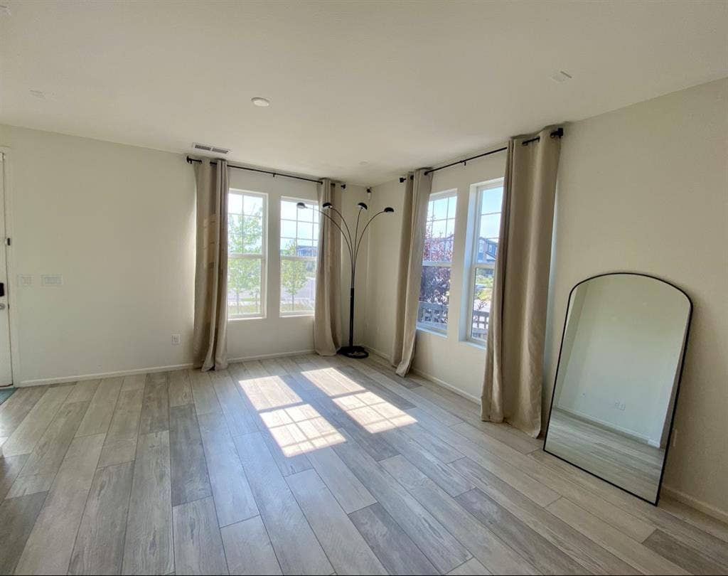 EXECUTIVE ROOM RENTALS AVAILABLE