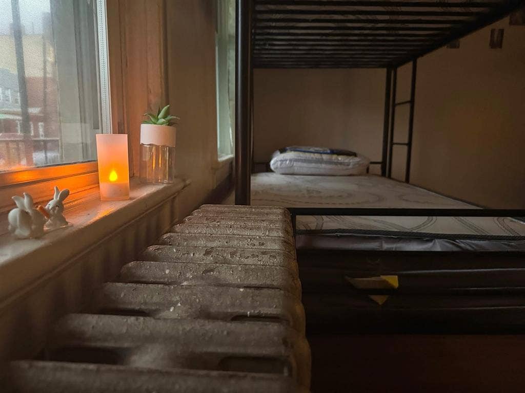 Bunk Bed Sharing Home