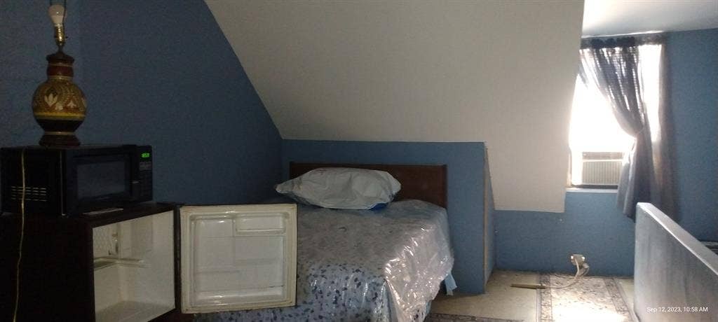 Full furnished room in the attic.
