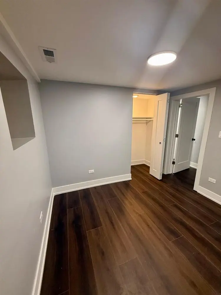 ROOM FOR RENT W/ UTILITIES &LAUNDRY