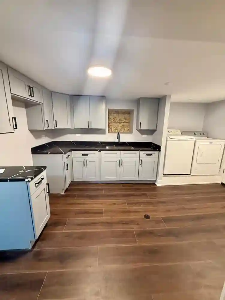 ROOM FOR RENT W/ UTILITIES &LAUNDRY