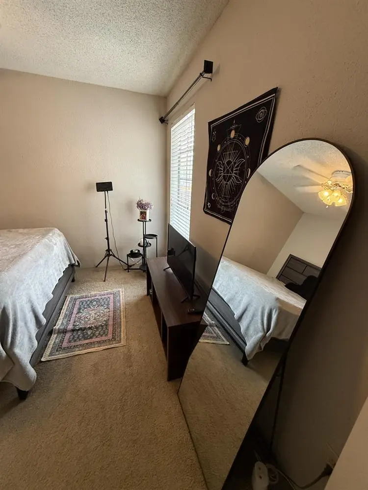 Room for rent - front hobby airport