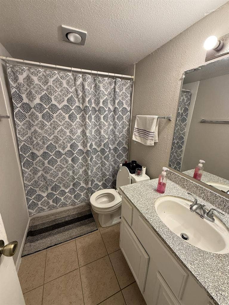 Room for rent - front hobby airport