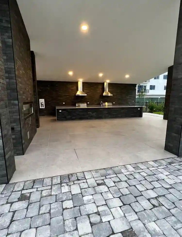 Room for rent! Looking for roommate