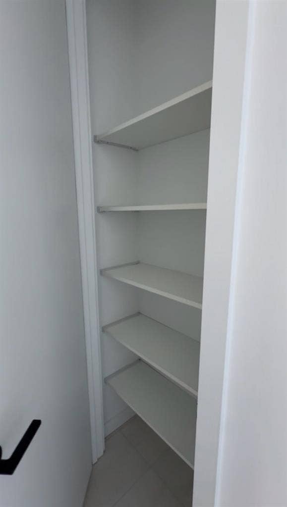 Room for rent! Looking for roommate