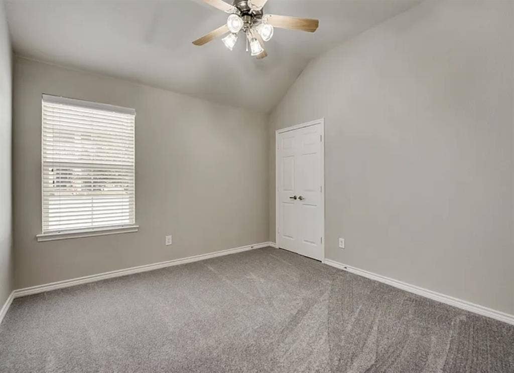 1 bd, 1 bath and office for rent.