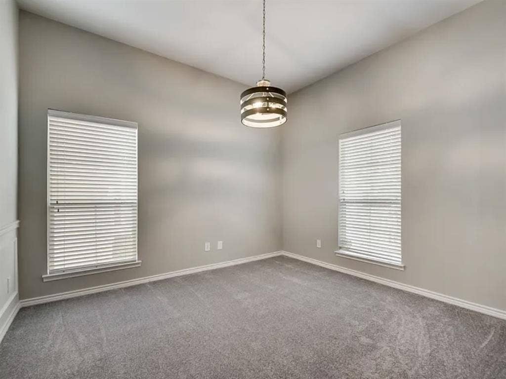 1 bd, 1 bath and office for rent.
