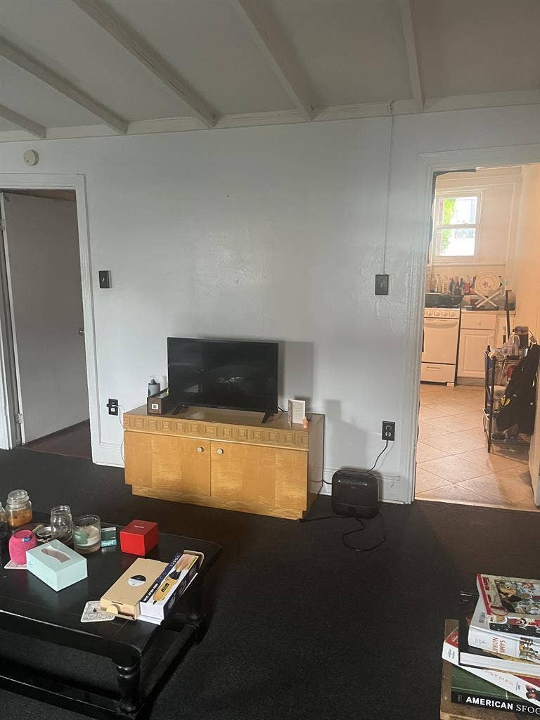 Great 1 Bedroom available in SE