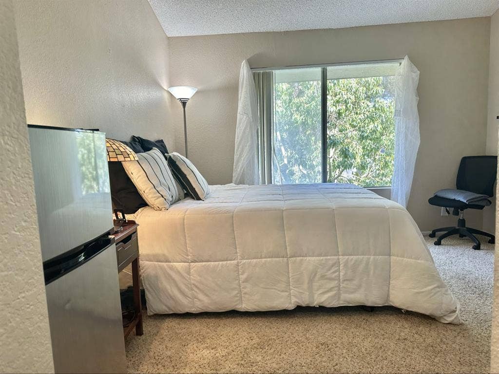 Master/furnished- Immediate move!!