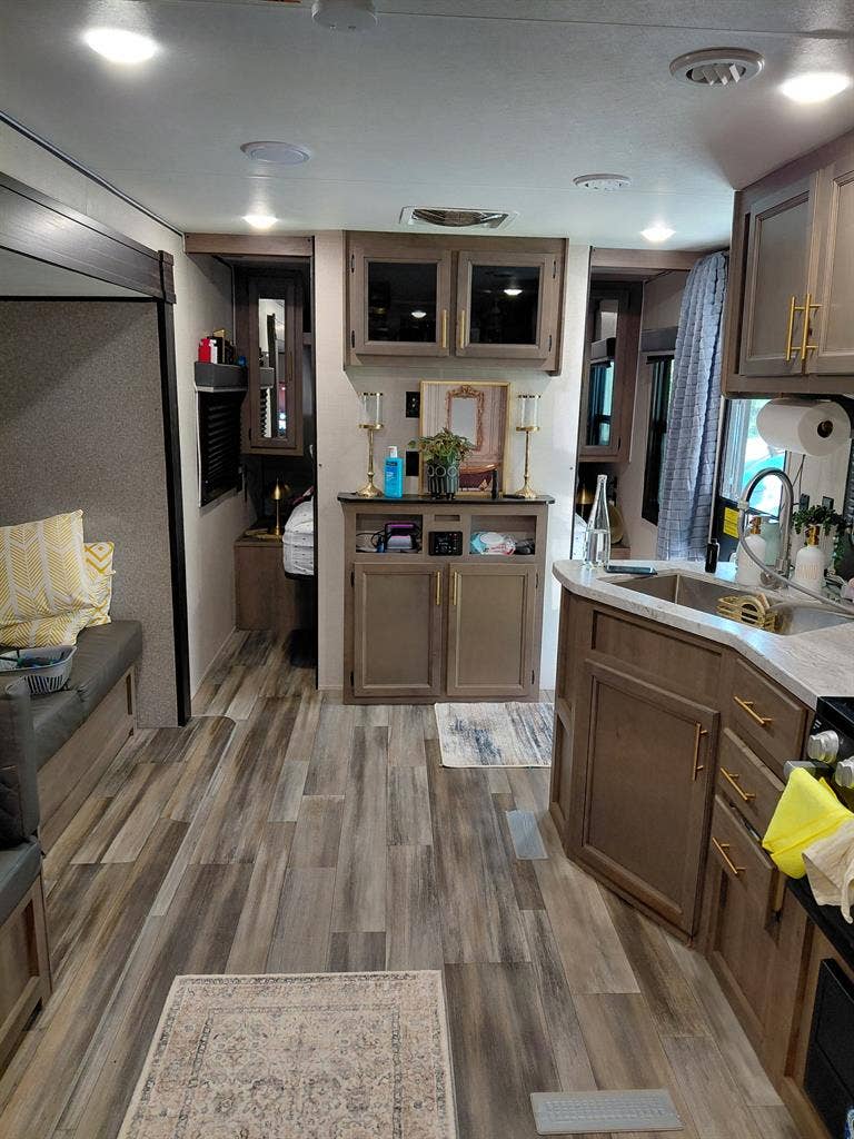 Looking for a male roomm sharing rv