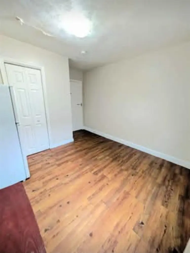 All-inclusive room for rent