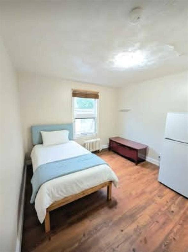 All-inclusive room for rent