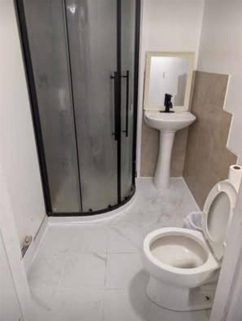 All-inclusive room for rent