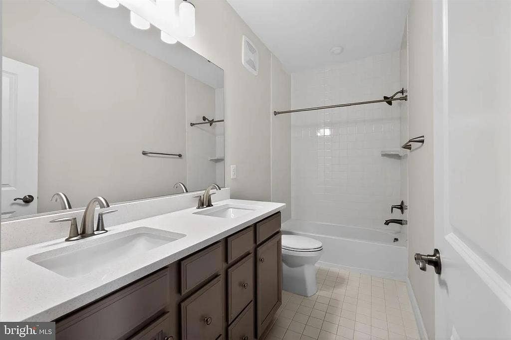 Private BR in Luxury Townhome $1500