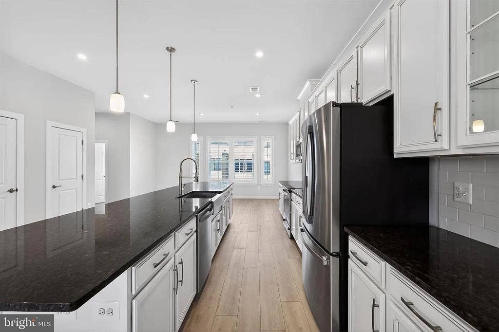 Private BR in Luxury Townhome $1500