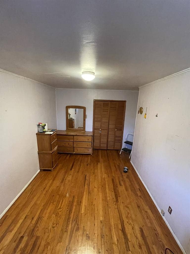 Big clean room for rent