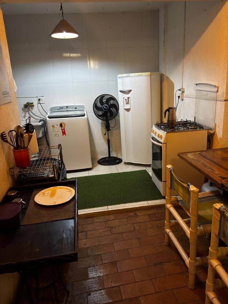 Quarto aconchegante ensolarado