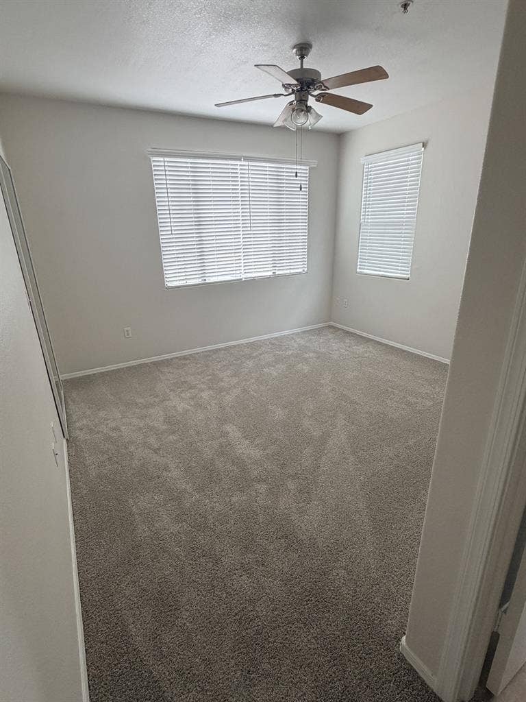 Master with En Suite For Rent