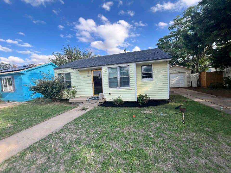 Needing roommate!