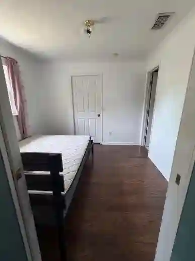 Bedroom with private Bathroom $850