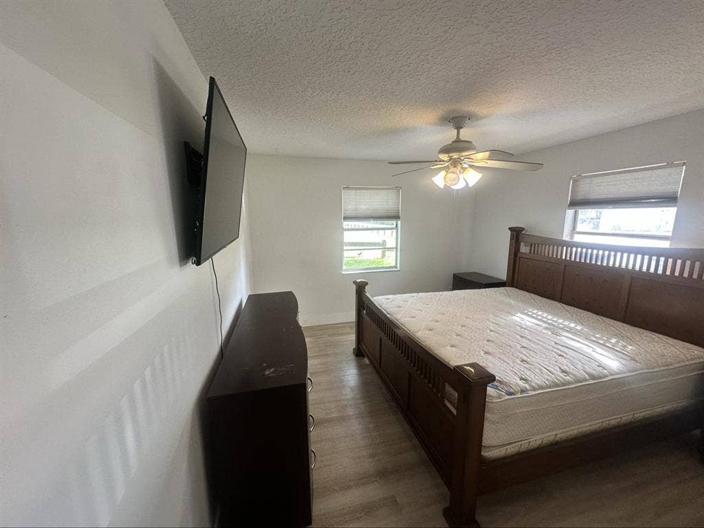 3/2 duplex with a spare room