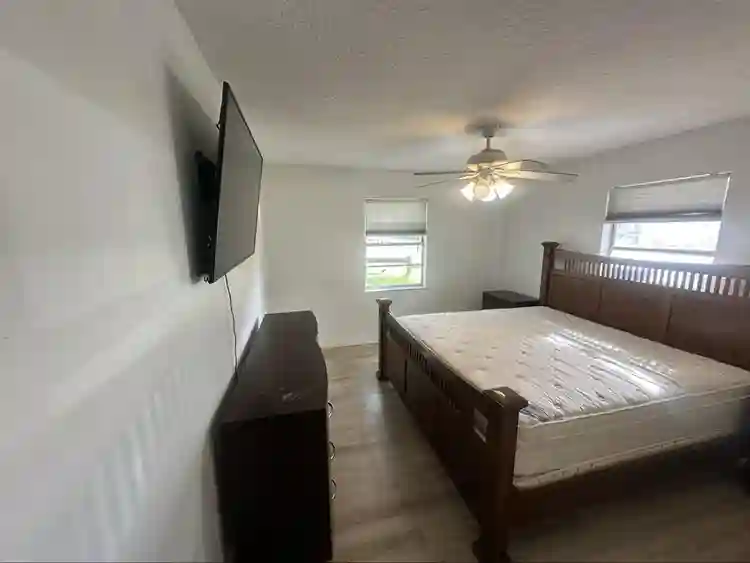 3/2 duplex with a spare room