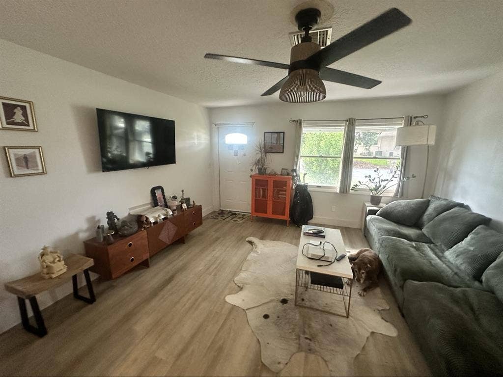 3/2 duplex with a spare room