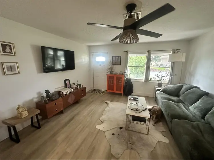 3/2 duplex with a spare room