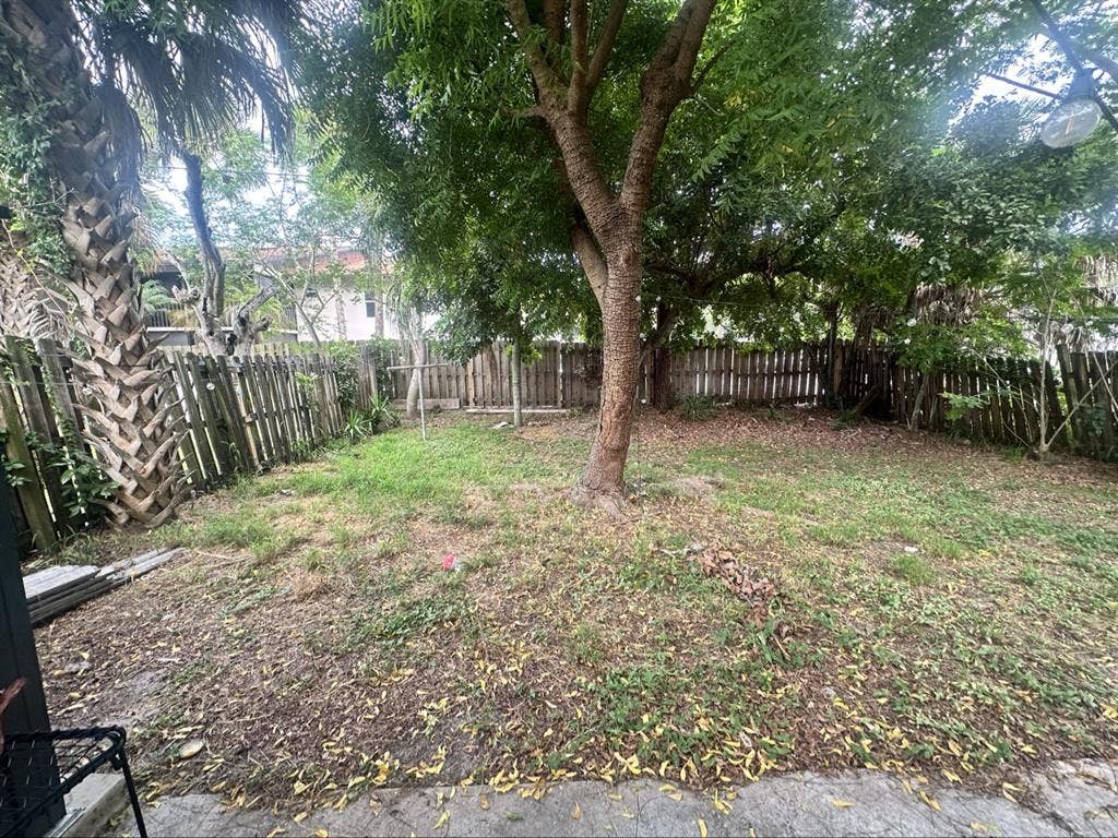3/2 duplex with a spare room