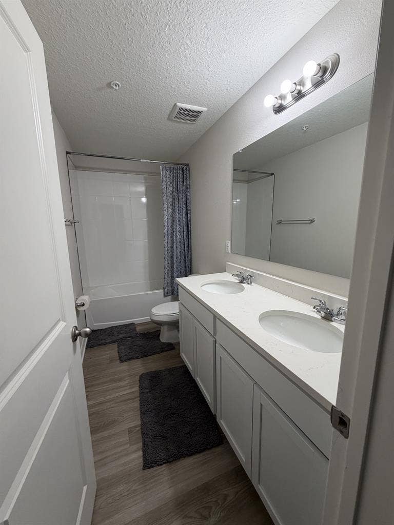 Private bed and bath in 2b2.5b