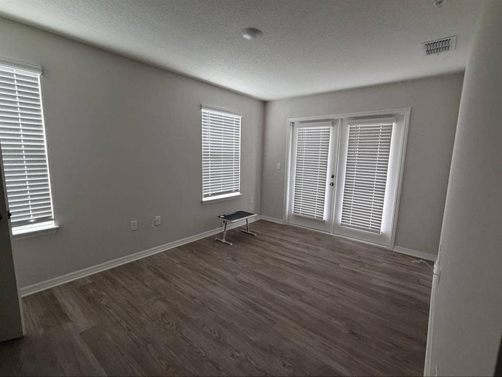 Private bed and bath in 2b2.5b