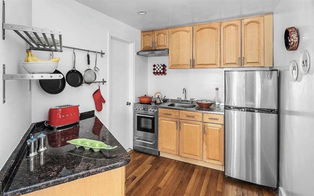 I have a room apartment for rent