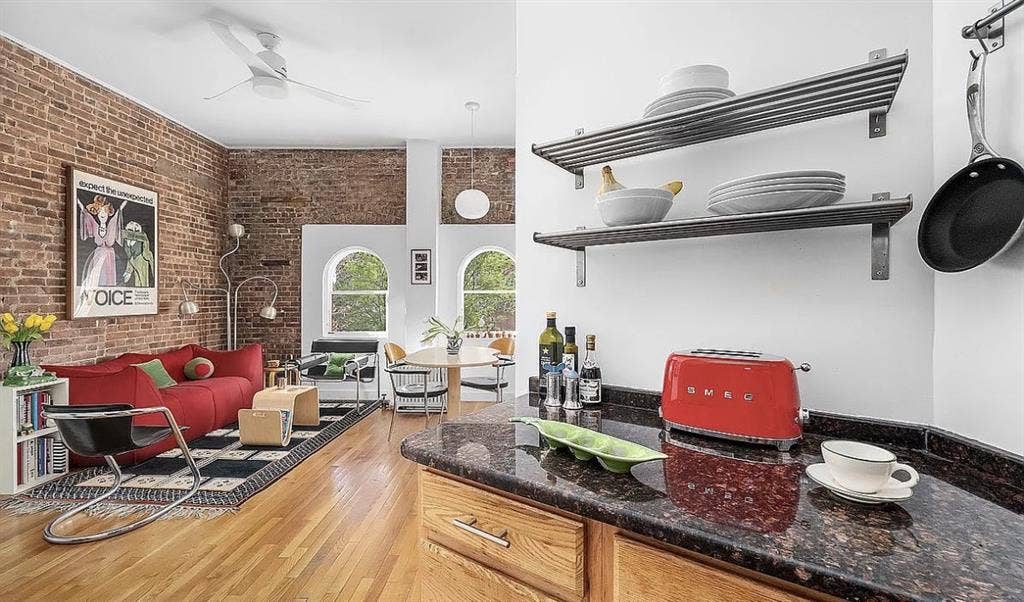 I have a room apartment for rent