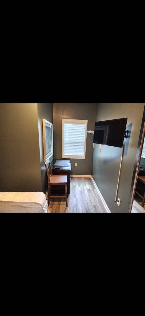 West End ROOM! Near MARTA!!!