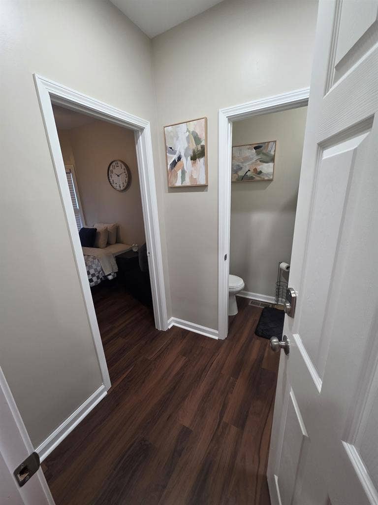 MIDTOWN SUITE!! PRIVATE BATHROOM!@