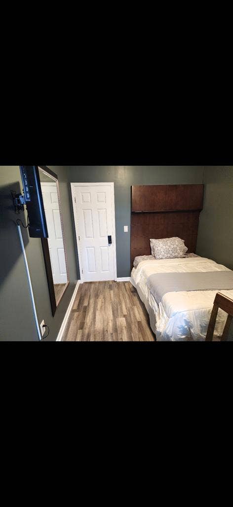 West End ROOM! Near MARTA!!!