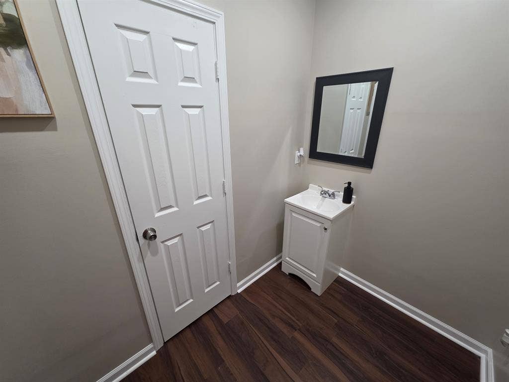 MIDTOWN SUITE!! PRIVATE BATHROOM!@
