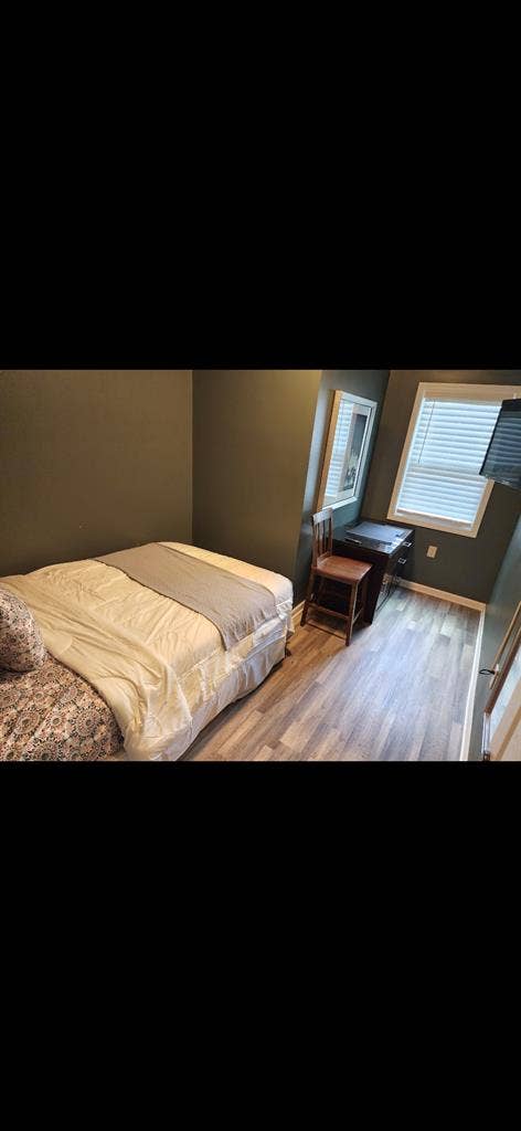 West End ROOM! Near MARTA!!!