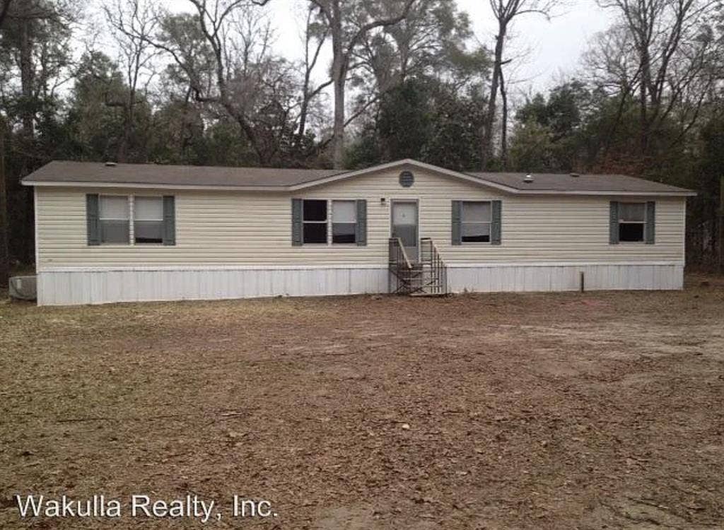 3 rooms 4 rent 4 bd house 2.5 acres