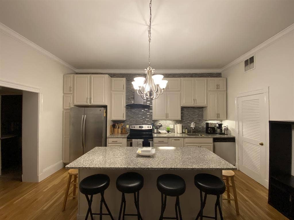 Roommate Needed For Sept. 1 Move In