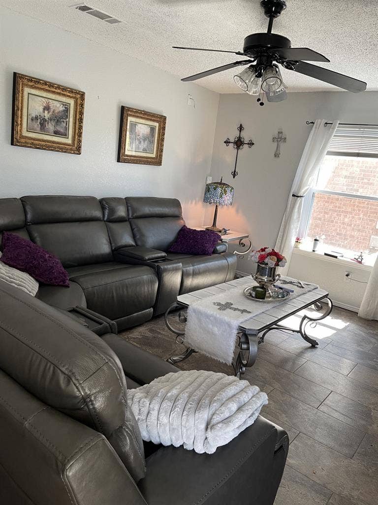 Quiet cozy room for rent in NFW!