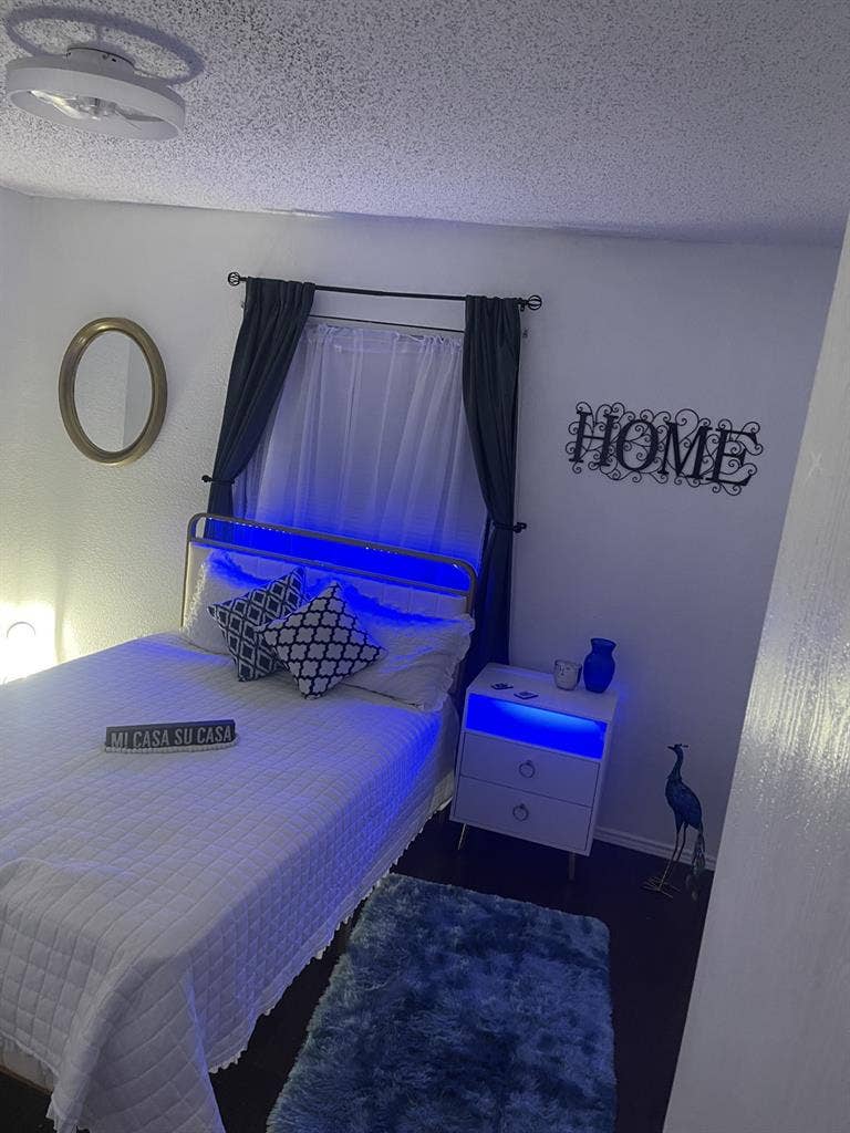 Quiet cozy room for rent in NFW!