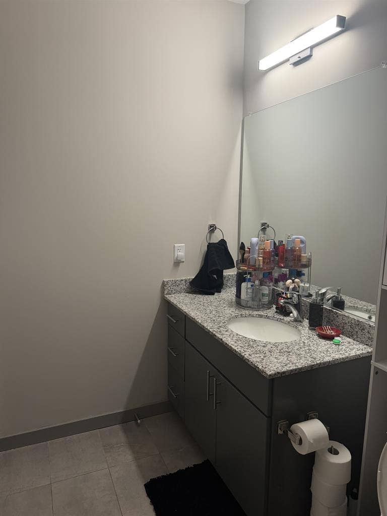 3 rooms available