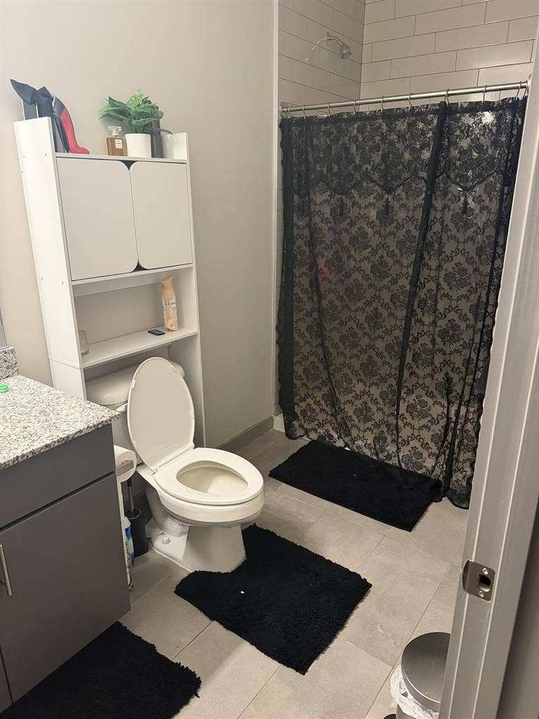 3 rooms available