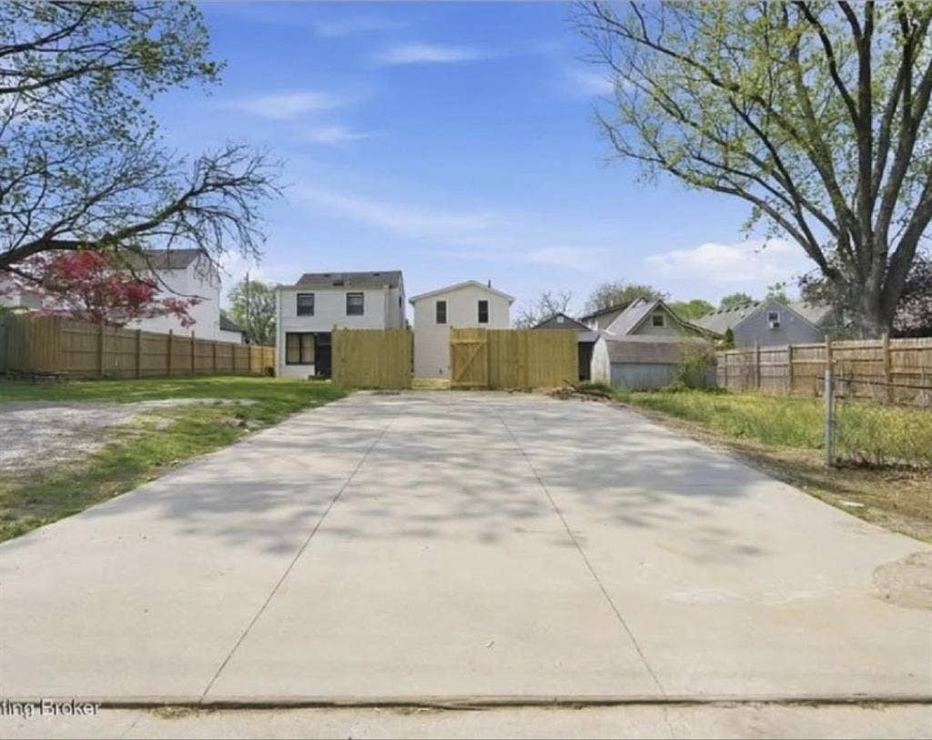 Roommate wanted in Germantown!