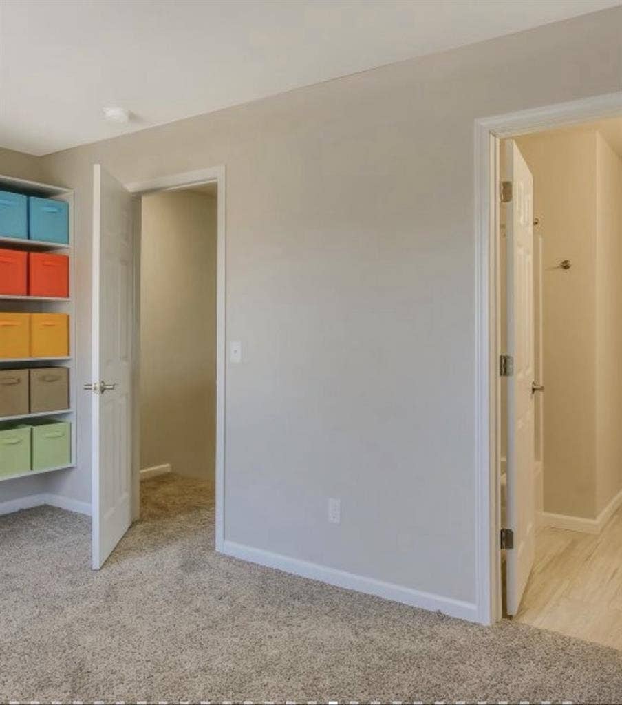 Looking for one roommate